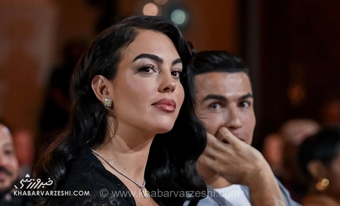 تجمع هواداران مقابل کلیسا برای عروسی رونالدو و جورجینا! +عکس