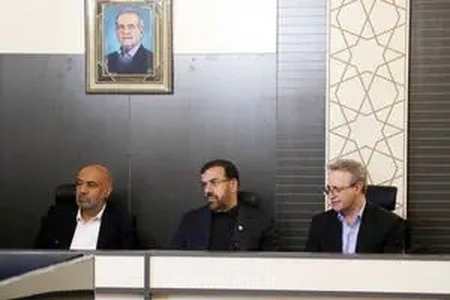 رایزنی استاندار فارس با وزیر کار برای رفع چالش‌های معیشتی و صیانت از اشتغال کارکنان هواپیمایی آسمان