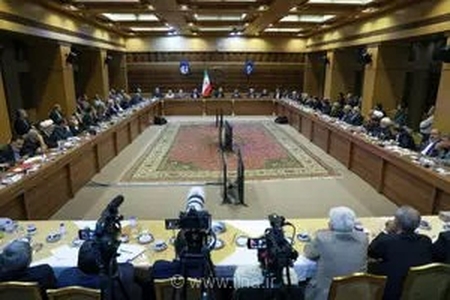 پزشکیان در دیدار با ستادهای انتخاباتی: وفاق ملی، کلید عبور از چالش‌ها و تحقق عزت و صلح پایدار برای ایران است