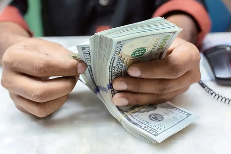 مدیریت بازار دلار تهران به اسکات بسنت سپرده شد
