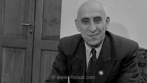 برگزاری دادگاه در کاخ قاجار؛ مصدق در محاکمه