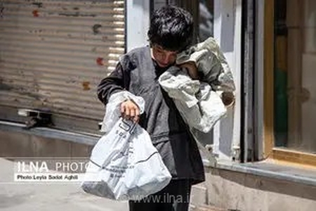 حراج کودکی در چهارراه‌های زاهدان؛ وقتی فقر، یاسین و هم‌نسلانش را از نیمکت مدرسه به خیابان می‌کشاند