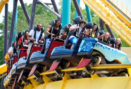 افت سهام Six Flags پس از حادثه مرگبار در یک ترن هوایی