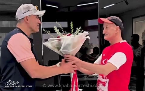احمدرضا عابدزاده آرزوی هواداری را برآورده کرد