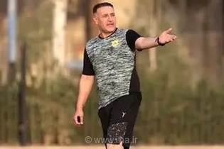 انتقاد تند سرمربی صعودکننده صنعت نفت آبادان از مدیران باشگاه: حتی برای ادامه همکاری از من برنامه نخواستند