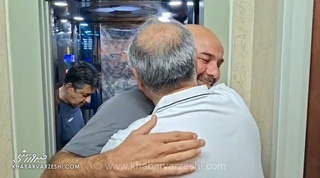 خوش و بش گرم ساکت الهامی و سهراب بختیاری‌زاده پیش از دیدار استقلال و پیکان