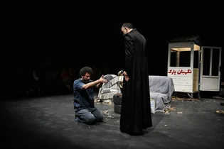 نمایش «قبض روح» با بازی گلاره عباسی، محمدرضا غفاری و نازنین بیانی روی صحنه می‌رود