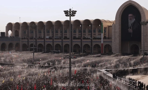 صفوف متراکم مردم هنگام اقامه نماز بر پیکر رهبر شهید  (عکس)