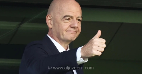 رئیس فدراسیون جهانی فوتبال (FIFA) با وجود انتقادات گسترده، برای دوره‌ی جدید نامزد می‌شود
