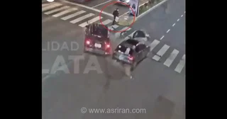 تصادف ۲ خودرو و نجات حیر‌ت‌انگیز عابر پیاده در آرژانتین