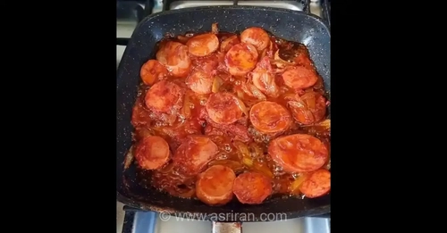 طرز تهیه سوسیس بندری تند و خوشمزه: یک غذای ساده و سریع