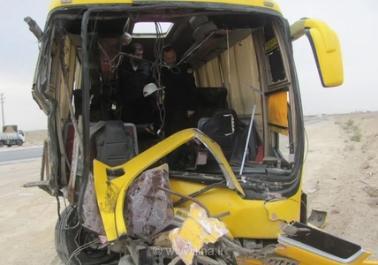 تصادف اتوبوس و پراید در زنجان؛ یک نفر کشته و یک نفر مصدوم شد