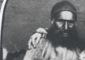 عکس دیدنی از یک زوج قاجاری؛ مرد پابرهنه و همسرش