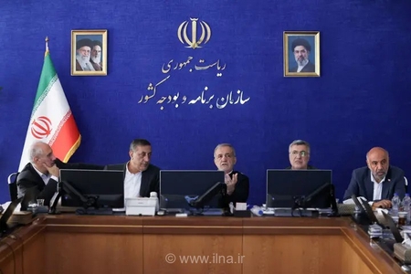 پزشکیان: دسترسی عادلانه به خدمات درمانی و پرداخت بدهی بیمه‌ها به نظام سلامت ضروری است