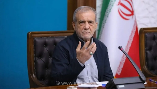 پزشکیان خواستار اصلاح قوانین تردد، تعیین حریم جاده‌ها و توسعه راه‌های ریلی شد