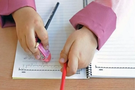 همراهی یا دخالت در تکالیف مدرسه؛ چگونه به کودکان کمک کنیم؟