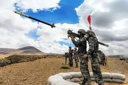ادعای رویترز: ایران به‌زودی ۴۰۰ سامانه پدافند هوایی دوش‌پرتاب از چین تحویل می‌گیرد
