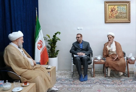 دیدار دبیر علمی کنگره علامه ملاعبدالله با آیت‌الله اراکی و بحث درباره احیای میراث علمی شیعه
