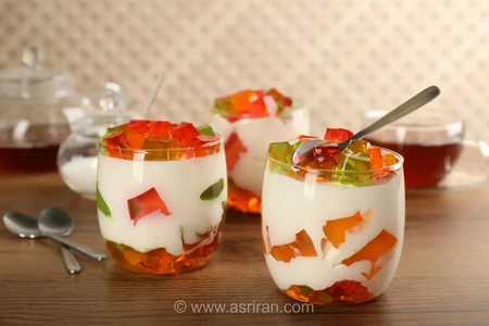 آموزش گام‌به‌گام تهیه ژله خرده‌شیشه مجلسی و رنگارنگ برای پذیرایی در مهمانی‌های خاص و دورهمی‌های خانوادگی