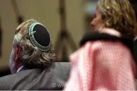 ادعای رسانه عبری: پرونده عادی‌سازی روابط عربستان و اسرائیل همچنان روی میز مذاکرات راهبردی قرار دارد