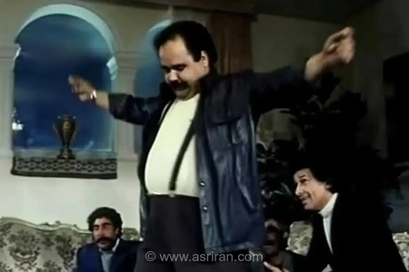 بازخوانی سکانس ماندگار رقص اکبر عبدی در فیلم اجاره‌نشین‌ها همزمان با خبر درگذشت این هنرمند برجسته سینمای ایران
