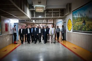 بازدید رئیس سازمان زندان‌ها از ندامتگاه کرج و تاکید بر برنامه‌های اصلاحی