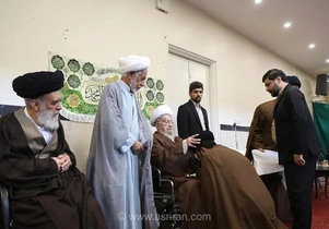 مراسم عمامه‌گذاری طلاب در قم با حضور آیت‌الله مکارم شیرازی برگزار شد