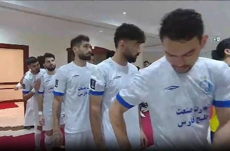 ورود استقلالی‌ها به زمین پیش از دیدار با الغرافه قطر