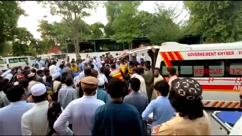 حمله انتحاری در شمال غرب پاکستان جان حداقل ۱۲ نفر را گرفت