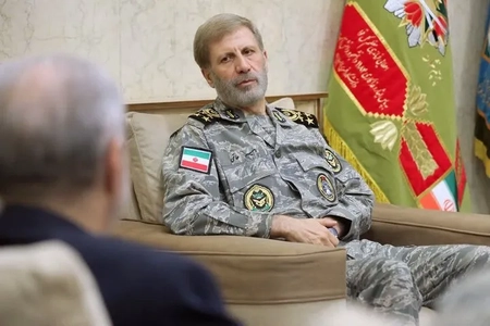 دیدار وزیر پیشنهادی دفاع با فرمانده کل ارتش؛ تاکید بر تقویت صنعت دفاعی