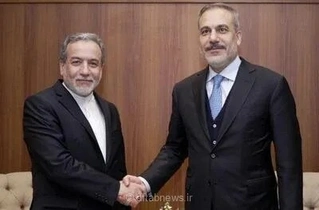 رایزنی تلفنی عراقچی و وزیر خارجه ترکیه درباره تحولات منطقه