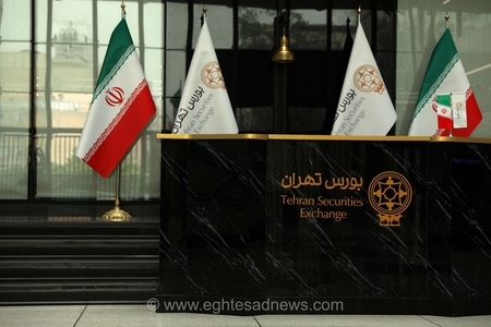 درجا زدن شاخص کل بورس تهران؛ فشار فروش در نمادهای بزرگ و برتری نسبی نمادهای کوچک