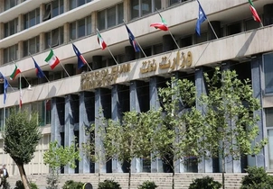 مسئولیت عدم وصول درآمدهای نفتی بر عهده وزارت نفت است/ رد توجیه تراستی‌ها