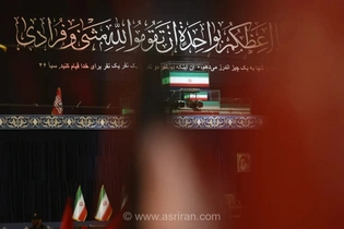 روز دوم وداع با رهبر شهید (+عکس)  آیت الله سبحانی بر پیکر شهدا نماز خواند/ حضور سه فرزند رهبر شهید در نماز