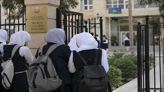 پوشش محجبه در مدارس آذربایجان؛ کشمکش دولت و حقوق شهروندی