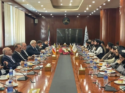 نشست وزیر نیرو با اعضای اتاق بازرگانی افغانستان برای توسعه همکاری‌ها