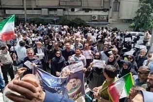 تجمع کارمندان دانشگاه‌های کشور مقابل سازمان اداری و استخدامی