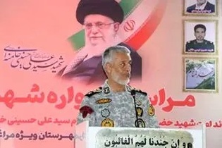 دریادار سیاری: دشمن با هدف فروپاشی به دنبال تضعیف تاب‌آوری اجتماعی و انسجام ملی مردم ایران است