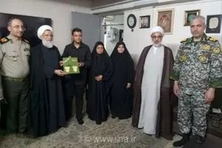 دیدار رئیس سازمان عقیدتی سیاسی ارتش با خانواده شهدای پدافند هوایی