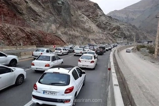ترافیک سنگین در جاده‌های شمال؛ کندوان ۷ کیلومتر راه‌بندان دارد