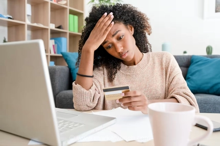 آیا برداشت از حساب بازنشستگی برای پرداخت بدهی کارت اعتباری ایده بدی است؟