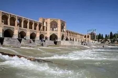تأثیر مثبت جریان موقت آب در زاینده‌رود بر احیای زیست‌بوم و بهبود شرایط زیستگاهی حاشیه رودخانه اصفهان