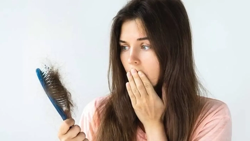 موهایتان در تلاش‌اند چیزی به شما بگویند؛ این ۸ نشانه را بشناسید