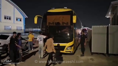 ماجرای عجیب در ورزشگاه شهر قدس؛ ممانعت نگهبان از خروج کاروان تیم فوتبال استقلال پس از پایان بازی