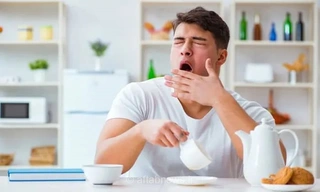 چرا بعد از غذا خواب می‌آیید؟