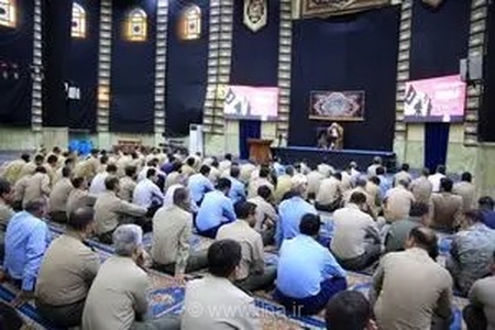 آیین باشکوه بزرگداشت اربعین حسینی با حضور فرماندهان ارشد ارتش و دبیر شورای عالی انقلاب فرهنگی برگزار شد