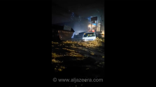 ویدئو: سیلاب خشمگین در فیلیپین یک کامیون را با خود برد