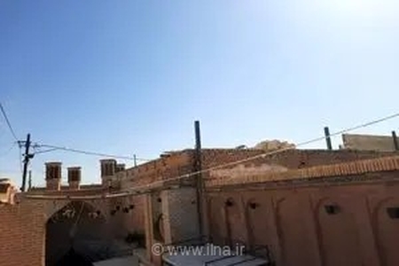 برداشتن سقف شیروانی حسینیه حضرت ابوالفضل (ع) فهادان برای حفظ بافت تاریخی