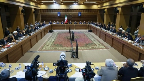 پزشکیان در دیدار با اعضای ستادهای انتخاباتی: وفاق ملی، کلید عبور از چالش‌های پیچیده و مسیر پیشرفت کشور است