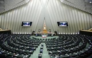 نگرانی کامبیز نوروزی از محدودیت آزادی بیان با طرح مقابله با نفوذ بیگانه